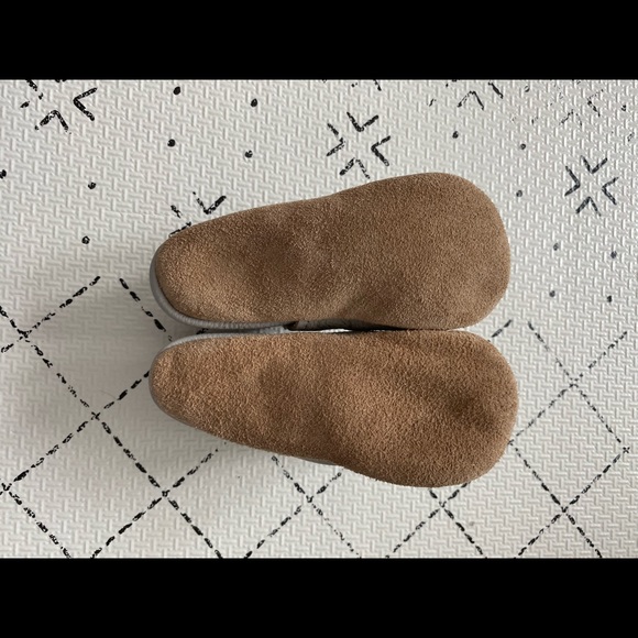 Ulla & Viggo grey leather pom shoes: Size 6/7🍁 - Picture 2 of 4